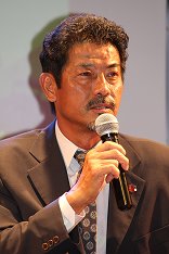 画像ギャラリー No.005のサムネイル画像 / 「ファミスタ オンライン 全国トーナメント」の決勝大会レポート。屋鋪 要氏と川村ゆきえさんがゲストで登場