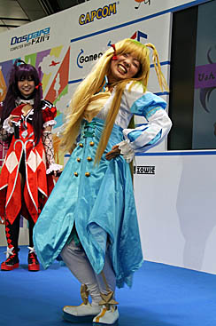 画像ギャラリー No.008のサムネイル画像 / 「ルーセントハート」「DIVINA」「Web 恋姫†夢想」のコスプレイヤーとドキドキのミニゲームを。「秋葉原PCゲームフェスタ」のガマニアステージをレポート