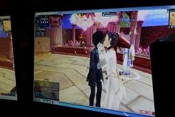 画像ギャラリー No.016のサムネイル画像 / アッー! 「ルーセントハート」で同性同士がほしともになれるアップデート。新宿二丁目のゲイバーで開催されたメディア向け発表会レポート