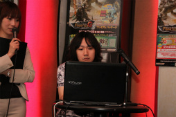 画像ギャラリー No.017のサムネイル画像 / 「モンスターハンター フロンティアG」の「公認ネットカフェ全国ツアー in 千葉」が開催。10月に「ブラキディオス」の実装が明らかに