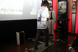 画像ギャラリー No.020のサムネイル画像 / 「モンスターハンター フロンティアG」の「公認ネットカフェ全国ツアー in 千葉」が開催。10月に「ブラキディオス」の実装が明らかに