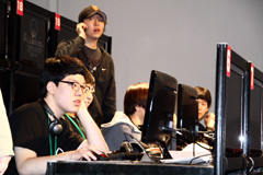 画像ギャラリー No.005のサムネイル画像 / FPS「Alliance of Valiant Arms」,日韓最強クランの対決が実現! 「AVAれ祭2010〜秋葉原の陣〜」レポート