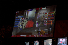 画像ギャラリー No.012のサムネイル画像 / 日本代表はどのクランに? 「Alliance of Valiant Arms」,AVARCT Season 3決勝トーナメントが行われた「AVAれ祭2011 大阪−夏の陣−」をレポート