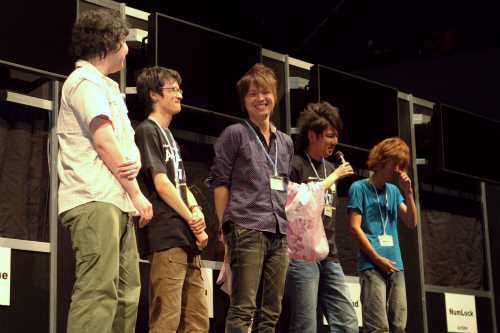 画像ギャラリー No.034のサムネイル画像 / 日本代表はどのクランに? 「Alliance of Valiant Arms」,AVARCT Season 3決勝トーナメントが行われた「AVAれ祭2011 大阪−夏の陣−」をレポート