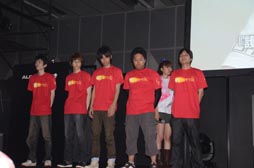 画像ギャラリー No.022のサムネイル画像 / 「Alliance of Valiant Arms」のオフラインイベント「AVAれ祭2012 プリズムホール -秋の陣-」が開催。白熱した戦いの模様をレポート