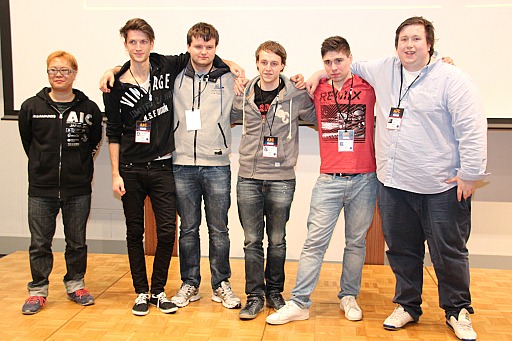 ���������꡼ No.010�Υ���ͥ������ / ��Alliance of Valiant Arms�פι������AIC2013�פ����褤�賫�š��辡�ȡ��ʥ��ȤΥޥåפ���ꤷ���쥻�ץ������ݡ���