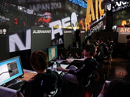 ���������꡼ No.006�Υ���ͥ������ / ������ɽ2�����ǰ����ϸ�����ͥ����ĩ�����Alliance of Valiant Arms International Championship 2013�ץ�ݡ���