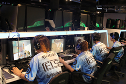 画像ギャラリー No.014のサムネイル画像 / 「AVA」のオフライン大会「AVARST 2013 Season2」決勝トーナメントに出場する精鋭8クランが決定