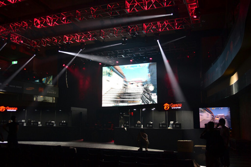 画像ギャラリー No.025のサムネイル画像 / 決勝戦まで勝ち進むのはどのクラン？ DeToNatorの活躍を追った「Alliance of Valiant Arms」国際大会「AIC 2014」2日めのレポートを掲載