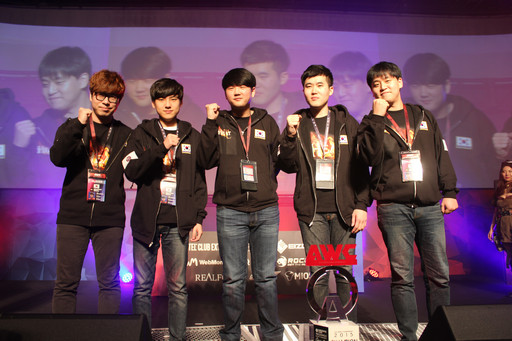 ���������꡼ No.010�Υ���ͥ������ / �������AVA��������ꤹ���AVA WORLD CHAMPIONSHIP 2015�פ����롣ͽ���������ޥå������񤬹Ԥ�줿AWC�쥻�ץ����ѡ��ƥ������ݡ���