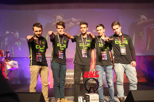 ���������꡼ No.011�Υ���ͥ������ / �������AVA��������ꤹ���AVA WORLD CHAMPIONSHIP 2015�פ����롣ͽ���������ޥå������񤬹Ԥ�줿AWC�쥻�ץ����ѡ��ƥ������ݡ���