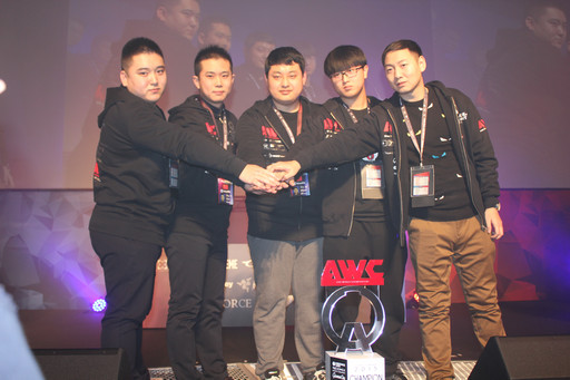 ���������꡼ No.015�Υ���ͥ������ / �������AVA��������ꤹ���AVA WORLD CHAMPIONSHIP 2015�פ����롣ͽ���������ޥå������񤬹Ԥ�줿AWC�쥻�ץ����ѡ��ƥ������ݡ���