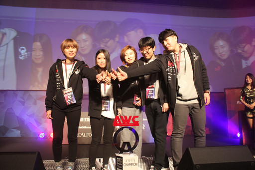 ���������꡼ No.019�Υ���ͥ������ / �������AVA��������ꤹ���AVA WORLD CHAMPIONSHIP 2015�פ����롣ͽ���������ޥå������񤬹Ԥ�줿AWC�쥻�ץ����ѡ��ƥ������ݡ���