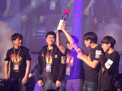 �����ѡ��ץ쥤�α�����ʨ������AVA WORLD CHAMPIONSHIP 2015�פ��ݡ��ȡ����ܥ������襤�ι����ϡ�