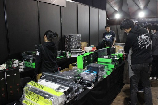 画像ギャラリー No.004のサムネイル画像 / AVAの新作スマホアプリ「AIMS」も発表された「AVAれ祭2016 -横浜の陣-」をレポート。AWC2016やAVAEWT2016決勝戦の勝敗の行方は?