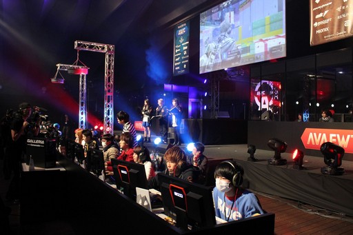 画像ギャラリー No.020のサムネイル画像 / AVAの新作スマホアプリ「AIMS」も発表された「AVAれ祭2016 -横浜の陣-」をレポート。AWC2016やAVAEWT2016決勝戦の勝敗の行方は?