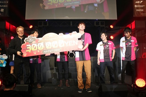 画像ギャラリー No.044のサムネイル画像 / AVAの新作スマホアプリ「AIMS」も発表された「AVAれ祭2016 -横浜の陣-」をレポート。AWC2016やAVAEWT2016決勝戦の勝敗の行方は?