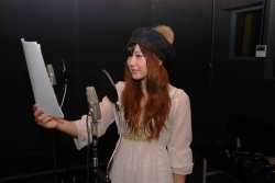 画像ギャラリー No.008のサムネイル画像 / 「エイカ」声優のサイン色紙が抽選で当たるキャンペーン開催