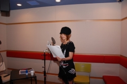 画像ギャラリー No.012のサムネイル画像 / 「エイカ」声優のサイン色紙が抽選で当たるキャンペーン開催