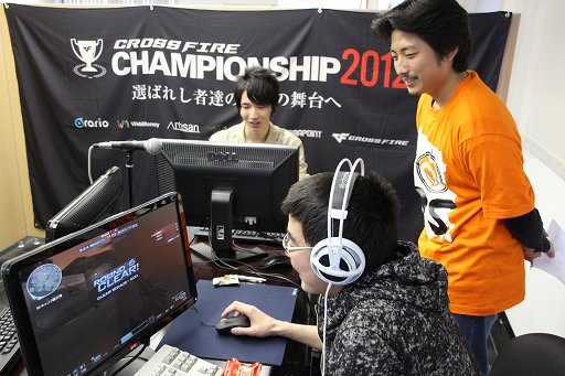 ���������꡼ No.011�Υ���ͥ������ / �֥������ե������פ˶��ϥץ쥤�Ρ֥���ǥåɥ⡼�ɡפ�������CFC 2012�����ԥ��󥯥���HollowMellow�פ�����θ��������ͤ��ݡ���