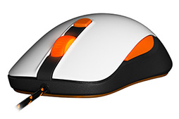 画像ギャラリー No.003のサムネイル画像 / SteelSeries,光学センサー搭載マウス「Kana」のリニューアル版を国内発売。新モデルはAvagoセンサーとオムロンスイッチを採用