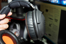 ꡼ No.023Υͥ / TGS 2013SteelSeries˵סΥ꡼ȯͽΥإåɥåȡSiberia Eliteפȡ9HפޤޤȥåƤߤ