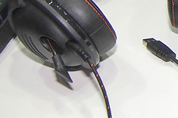 ꡼ No.025Υͥ / TGS 2013SteelSeries˵סΥ꡼ȯͽΥإåɥåȡSiberia Eliteפȡ9HפޤޤȥåƤߤ