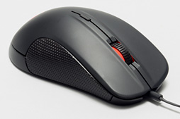 SteelSeries，右手用マウスの新製品「Rival」を発表。入手したモックアップで概要をチェックしてみる