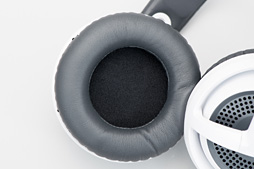 画像集#009のサムネイル/【PR】ゲーマー向けヘッドセット「SteelSeries Siberia v3」を試す。PCにゲーム機,モバイルに対応の新世代モデルは,新しい鉄板だ