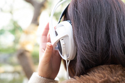 画像集#011のサムネイル/【PR】ゲーマー向けヘッドセット「SteelSeries Siberia v3」を試す。PCにゲーム機,モバイルに対応の新世代モデルは,新しい鉄板だ