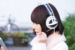 画像集#017のサムネイル/【PR】ゲーマー向けヘッドセット「SteelSeries Siberia v3」を試す。PCにゲーム機,モバイルに対応の新世代モデルは,新しい鉄板だ