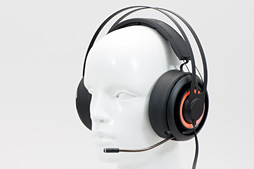 画像集#024のサムネイル/【PR】ゲーマー向けヘッドセット「SteelSeries Siberia v3」を試す。PCにゲーム機,モバイルに対応の新世代モデルは,新しい鉄板だ