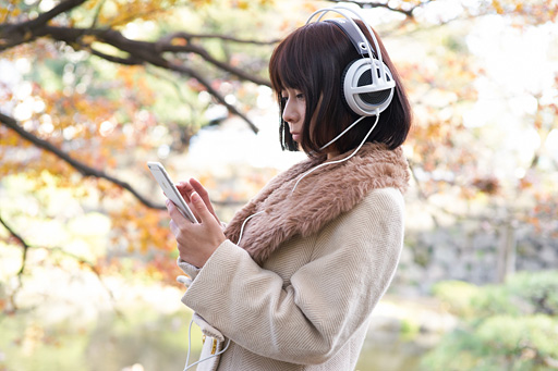 画像集#030のサムネイル/【PR】ゲーマー向けヘッドセット「SteelSeries Siberia v3」を試す。PCにゲーム機,モバイルに対応の新世代モデルは,新しい鉄板だ