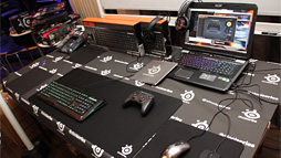 画像ギャラリー No.016のサムネイル画像 / SteelSeriesのファンイベントレポート。EVO2015ウルIV部門覇者のももち選手が凱旋し,次世代マウスの情報もちらり