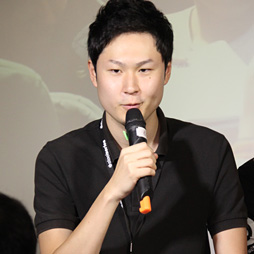 画像ギャラリー No.020のサムネイル画像 / SteelSeriesのファンイベントレポート。EVO2015ウルIV部門覇者のももち選手が凱旋し,次世代マウスの情報もちらり