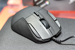 ꡼ No.007Υͥ / TGS 2016SteelSeriesνMMOMOBAޥRival 500פ˿äơɥܥ֤ΰտޤCEOʹƤߤ