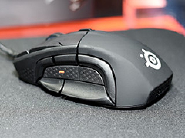 Tgs 16 Steelseriesの初のmmo Moba向けマウス Rival 500 に触って 左サイドボタン配置の意図をceoに聞いてみた