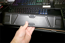 画像ギャラリー No.009のサムネイル画像 / SteelSeriesの「Apex Pro」はゲーマー向けキーボードに革命を起こすか? キーごとにアクチュエーションポイントを変更可能