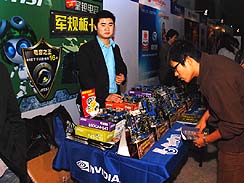 ���������꡼ No.008�Υ���ͥ������ / GALAXY����񹭽��ǳ��Ť���GPU�����С������å���������񡤡�Galaxy 2010 GPU Party-OC Competition Final�פ����ͤ��ݡ��ȡ�������ɽ�η�̤Ϥ�����