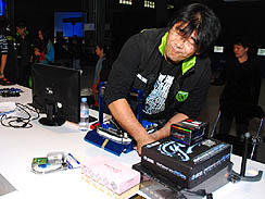 ���������꡼ No.018�Υ���ͥ������ / GALAXY����񹭽��ǳ��Ť���GPU�����С������å���������񡤡�Galaxy 2010 GPU Party-OC Competition Final�פ����ͤ��ݡ��ȡ�������ɽ�η�̤Ϥ�����