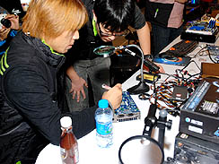 ���������꡼ No.019�Υ���ͥ������ / GALAXY����񹭽��ǳ��Ť���GPU�����С������å���������񡤡�Galaxy 2010 GPU Party-OC Competition Final�פ����ͤ��ݡ��ȡ�������ɽ�η�̤Ϥ�����