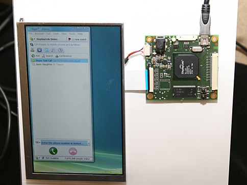 ������#002�Υ���ͥ���/��COMPUTEX 2008��22��USB�����֥�1�ܤǥХ��ѥư��Υ�����ɥǥ����ץ쥤����³��ǽ�ʻ��夬�֤�ʤ�����