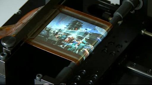 画像ギャラリー No.001のサムネイル画像 / 将来のPSPは巻き取り式? ソニー,ペンに巻き付けられるほど柔軟な有機TFT駆動有機ELディスプレイを開発