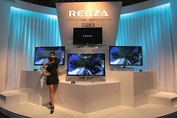 画像ギャラリー No.001のサムネイル画像 / 映像は4K時代に突入。立体視はどうなった? CEATEC会場で見た最新映像機器レポート