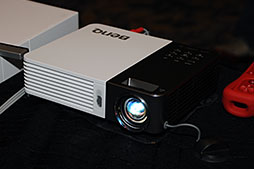 ꡼ No.018Υͥ / BenQӤꤷûץȯɽ1m65.7ΥեHD̤ɽǽ