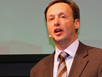 画像ギャラリー No.004のサムネイル画像 / AMD,45nmプロセスCPU「Shanghai」のデモを実施。RS780Dマザーも登場