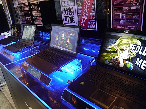 画像ギャラリー No.003のサムネイル画像 / イタリア人コスプレイヤーによる「修羅」，聖夜の街に降臨！「ELSWORD」の魅力をアピールしたPRイベントレポート