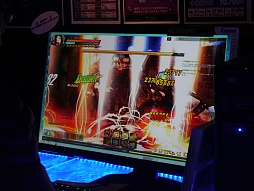 画像ギャラリー No.007のサムネイル画像 / イタリア人コスプレイヤーによる「修羅」,聖夜の街に降臨!「ELSWORD」の魅力をアピールしたPRイベントレポート