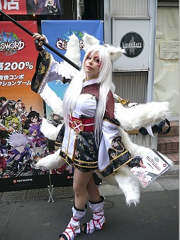 画像ギャラリー No.011のサムネイル画像 / イタリア人コスプレイヤーによる「修羅」,聖夜の街に降臨!「ELSWORD」の魅力をアピールしたPRイベントレポート