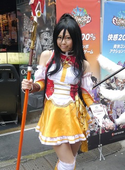 画像ギャラリー No.014のサムネイル画像 / イタリア人コスプレイヤーによる「修羅」,聖夜の街に降臨!「ELSWORD」の魅力をアピールしたPRイベントレポート